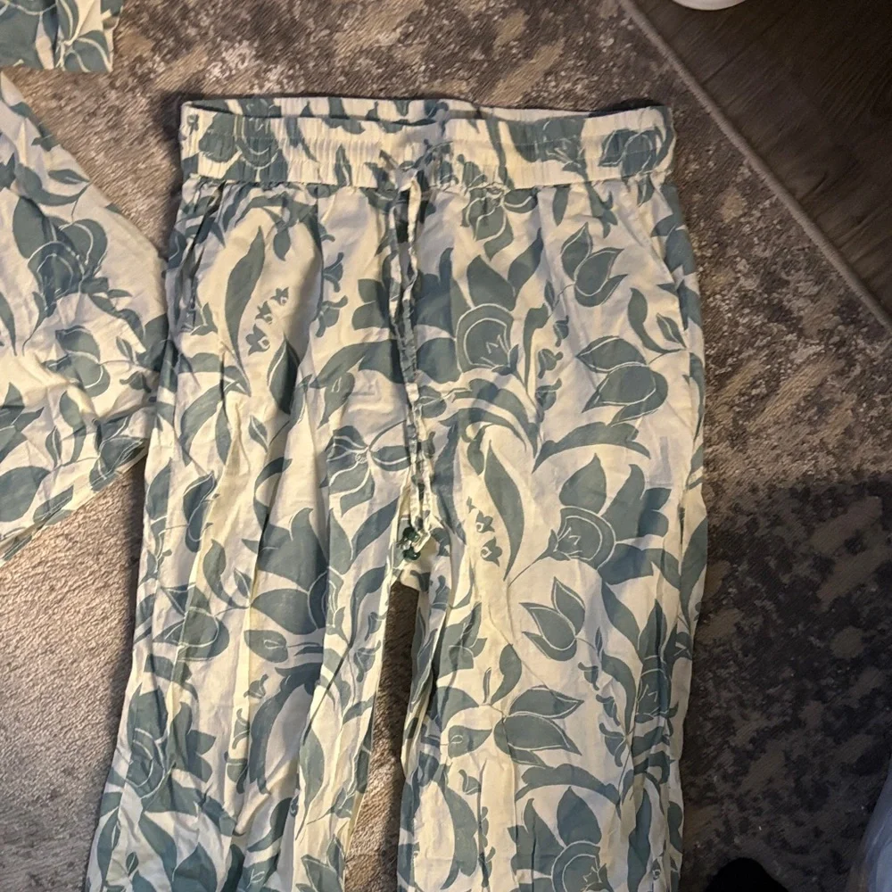 Two piece set - Picture 5 of 7
